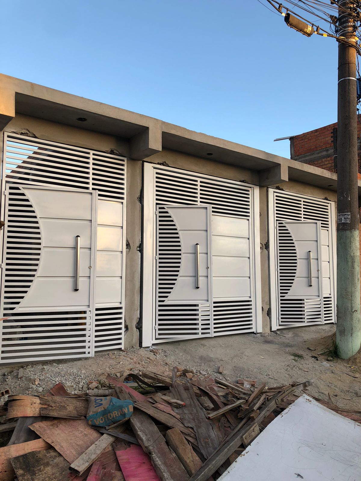 Portão Cartola Branco — Cartola